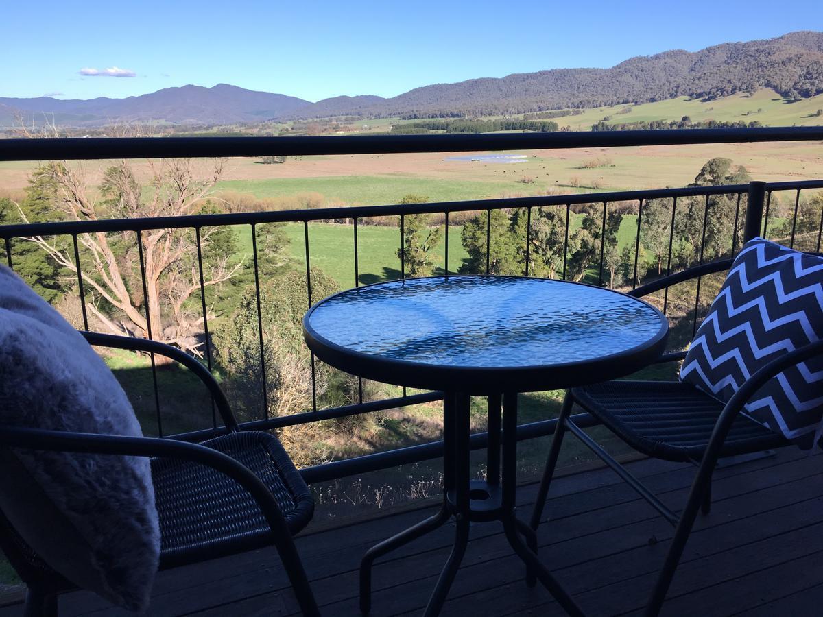 Rosewhite House Acomodação com café da manhã Myrtleford Exterior foto