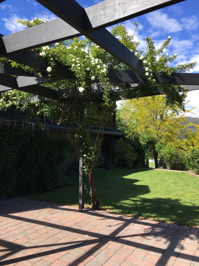 Rosewhite House Acomodação com café da manhã Myrtleford Exterior foto