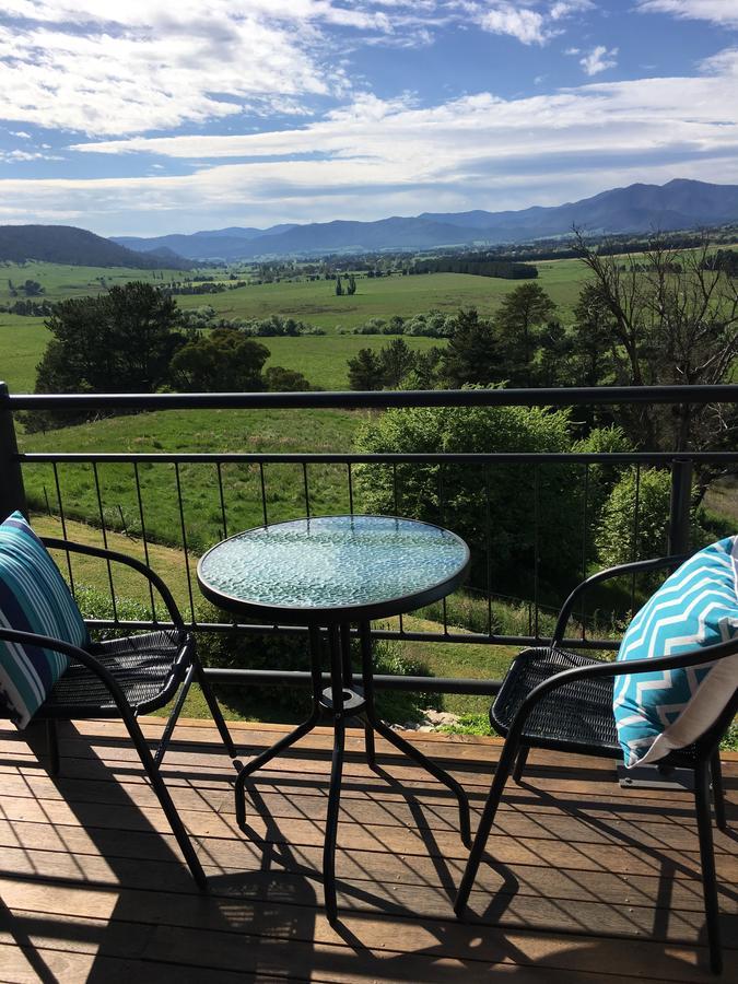 Rosewhite House Acomodação com café da manhã Myrtleford Exterior foto